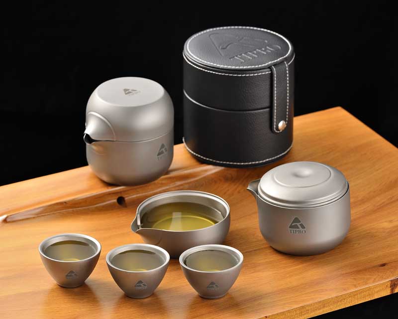 Titanium tea set